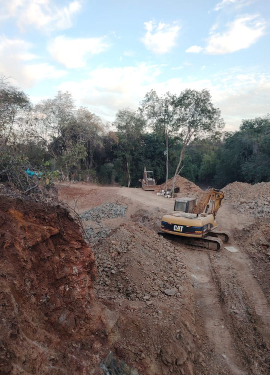 Open-pit working with an excavator